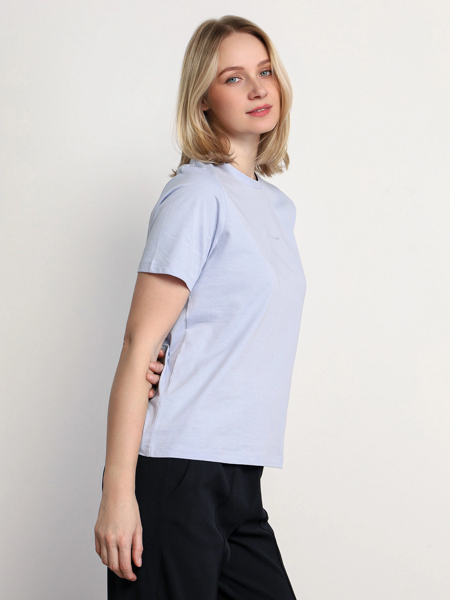 Футболка голубого цвета из хлопка